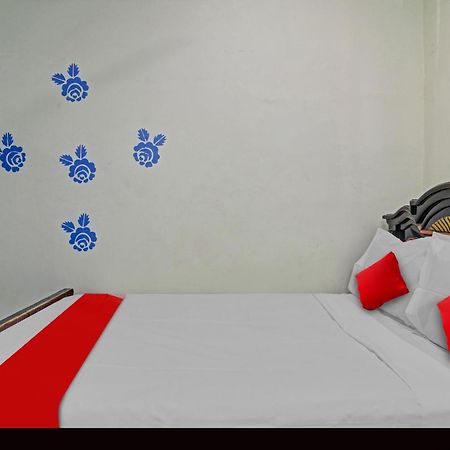 Hotel Oyo Flagship 81051 Sri Sai Manikanta Hyderabad Exterior foto
