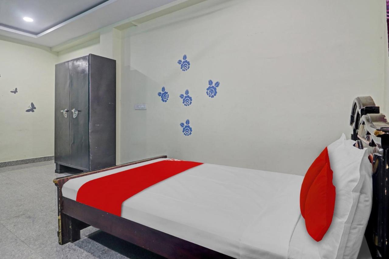Hotel Oyo Flagship 81051 Sri Sai Manikanta Hyderabad Exterior foto