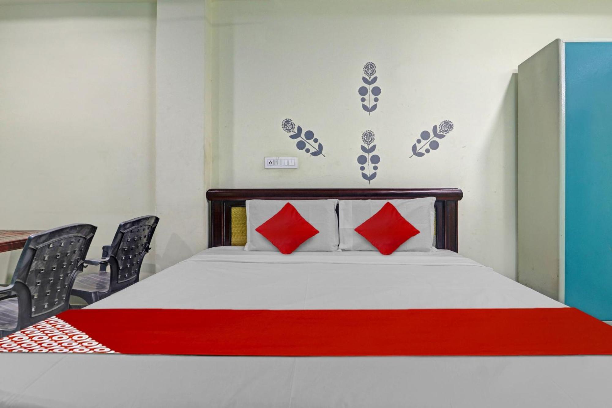 Hotel Oyo Flagship 81051 Sri Sai Manikanta Hyderabad Exterior foto