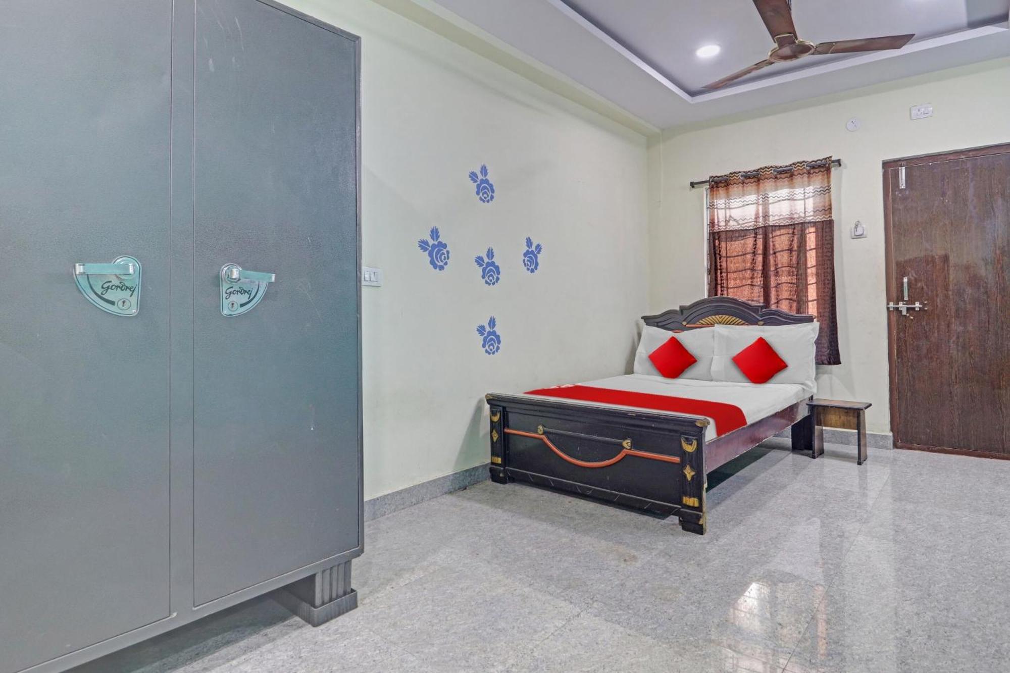 Hotel Oyo Flagship 81051 Sri Sai Manikanta Hyderabad Exterior foto