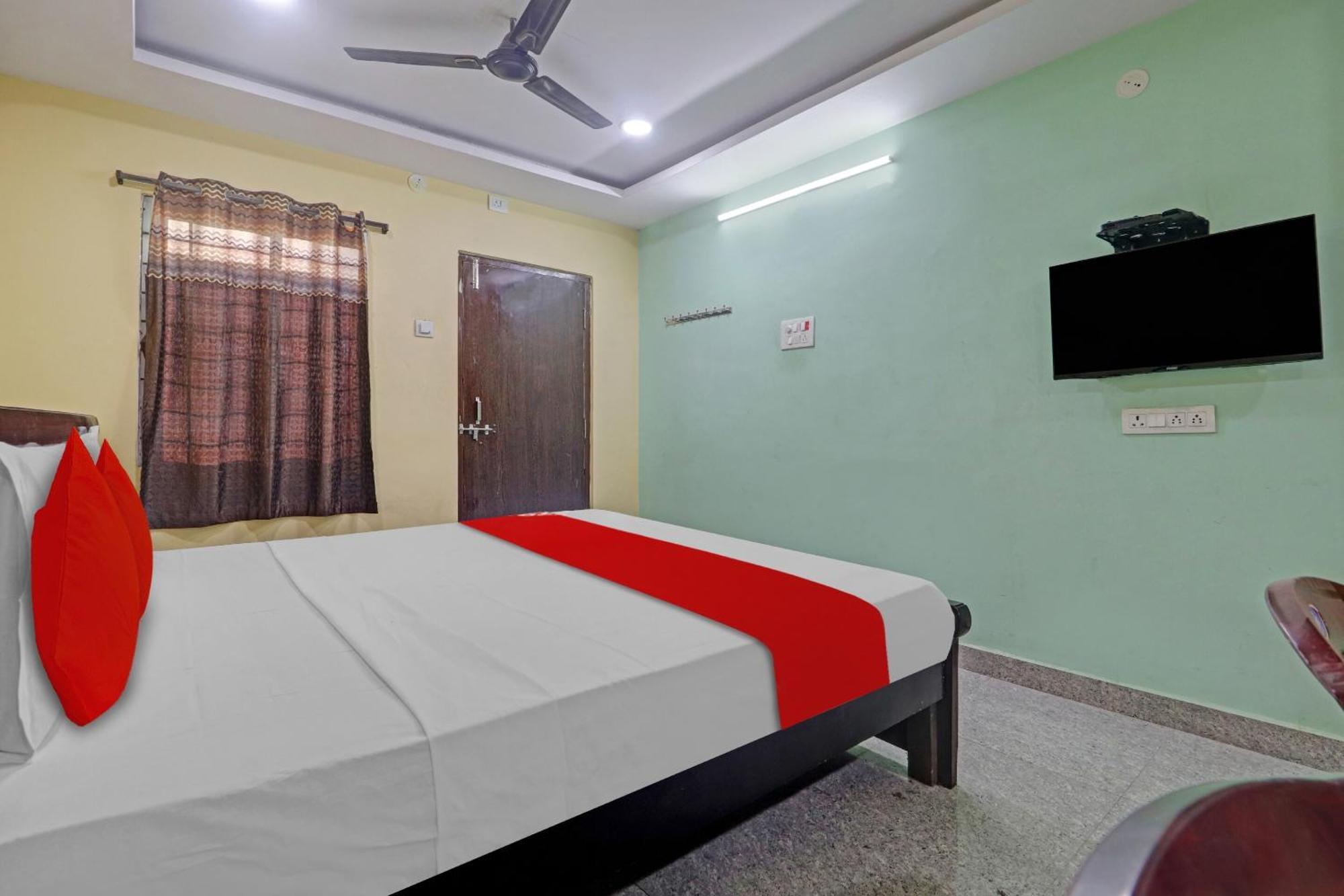Hotel Oyo Flagship 81051 Sri Sai Manikanta Hyderabad Exterior foto