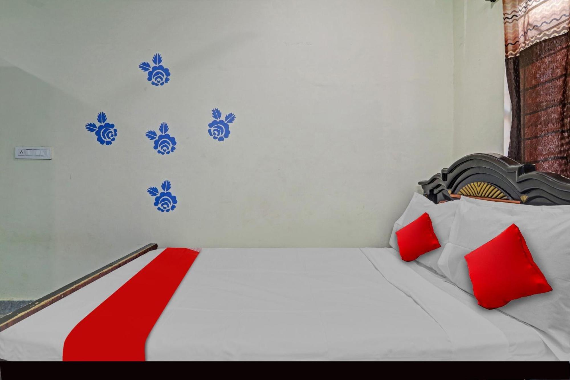 Hotel Oyo Flagship 81051 Sri Sai Manikanta Hyderabad Exterior foto
